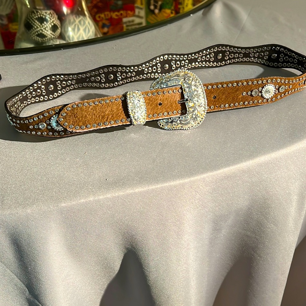 Nocona genuine calfskin and crystal belt!